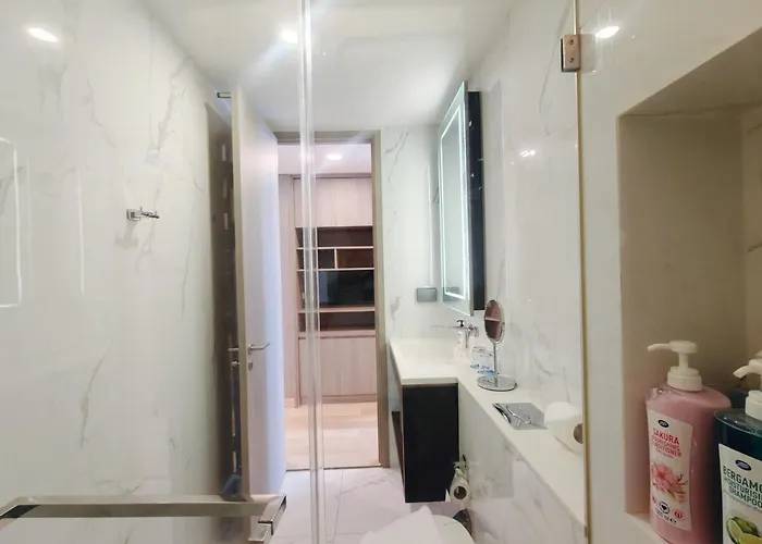 New Family Near Asok And Queen Sirikit Center Apartment