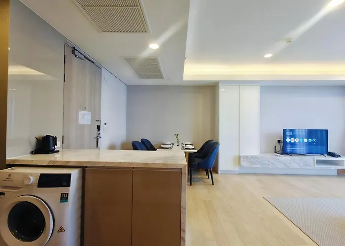 New Family Near Asok And Queen Sirikit Center Apartment